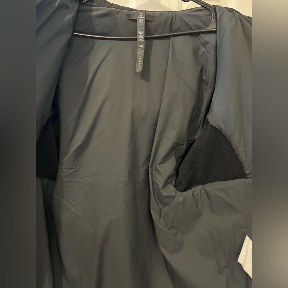 Lululemon Men’s Primaloft Jacket - Picture 7 of 8